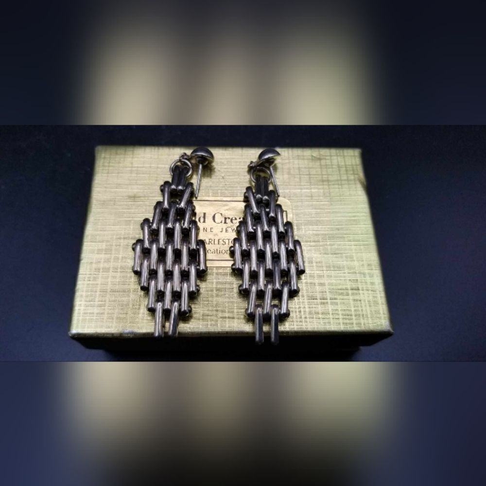 Silver tracks road earrings E0146